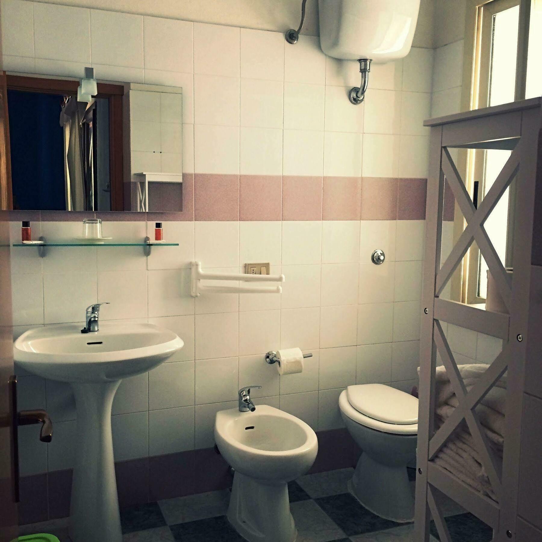 En Ville Bed And Breakfast Gonnesa Esterno foto