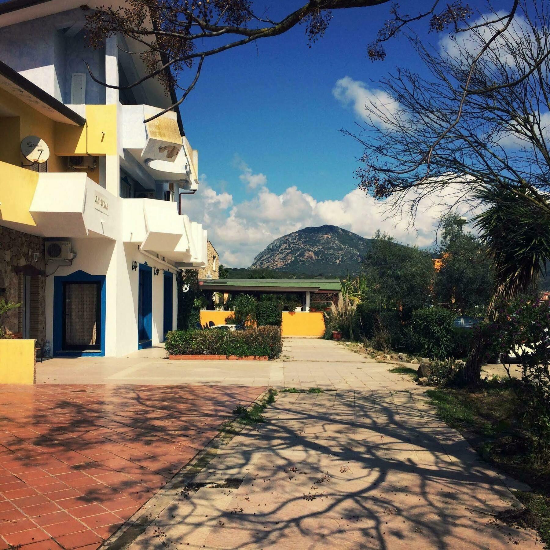 En Ville Bed And Breakfast Gonnesa Esterno foto